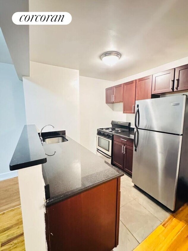 Foto principal - 99 Lafayette Ave