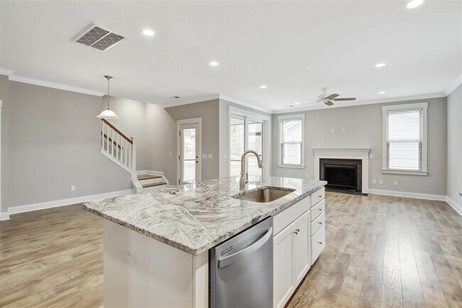 Building Photo - 1914 Mossdale Dr, Johns Island, SC 29455 -...