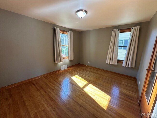 Foto del edificio - 40 Oehman Blvd