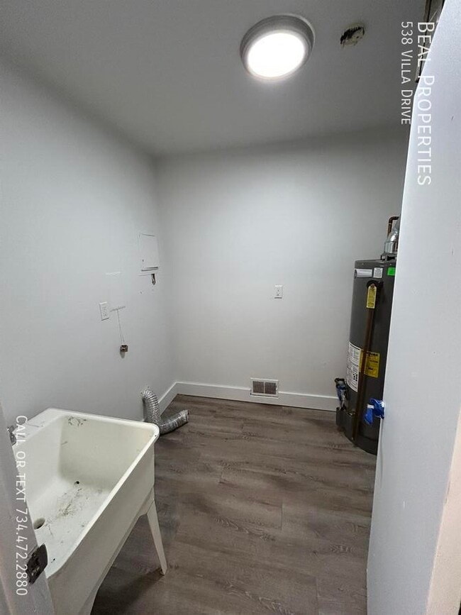 Building Photo - 538 Villa Dr