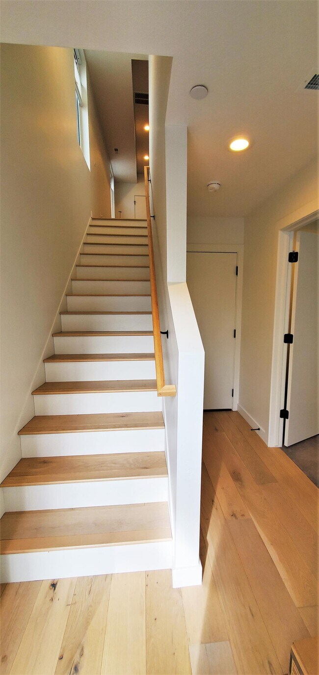 Building Photo - 1710 S W Temple