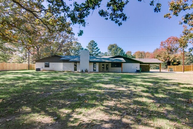 Building Photo - Palm Springs style ranch house