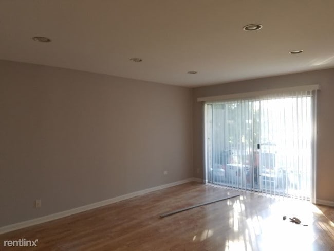 Building Photo - 2 br, 2 bath Condo - 1425 Sandpebble Dr