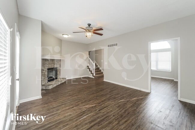 Building Photo - 1611 Cooper Dr