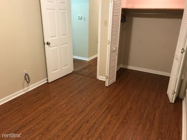 Foto del edificio - 3 br, 2 bath Townhome - 5133 Sleepy Hollow Dr