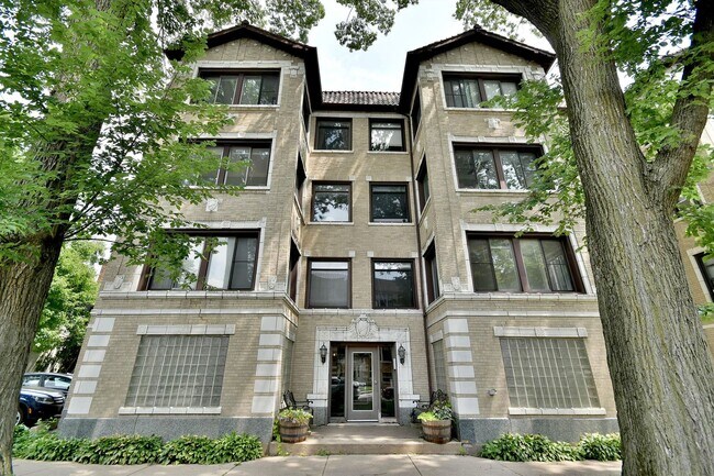 Building Photo - 348 S Harvey Ave