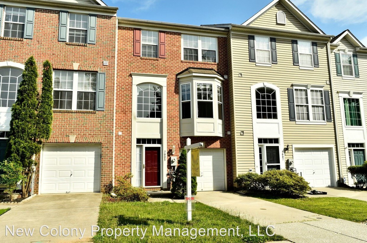 Foto principal - 7005 Cradlerock Farm Ct