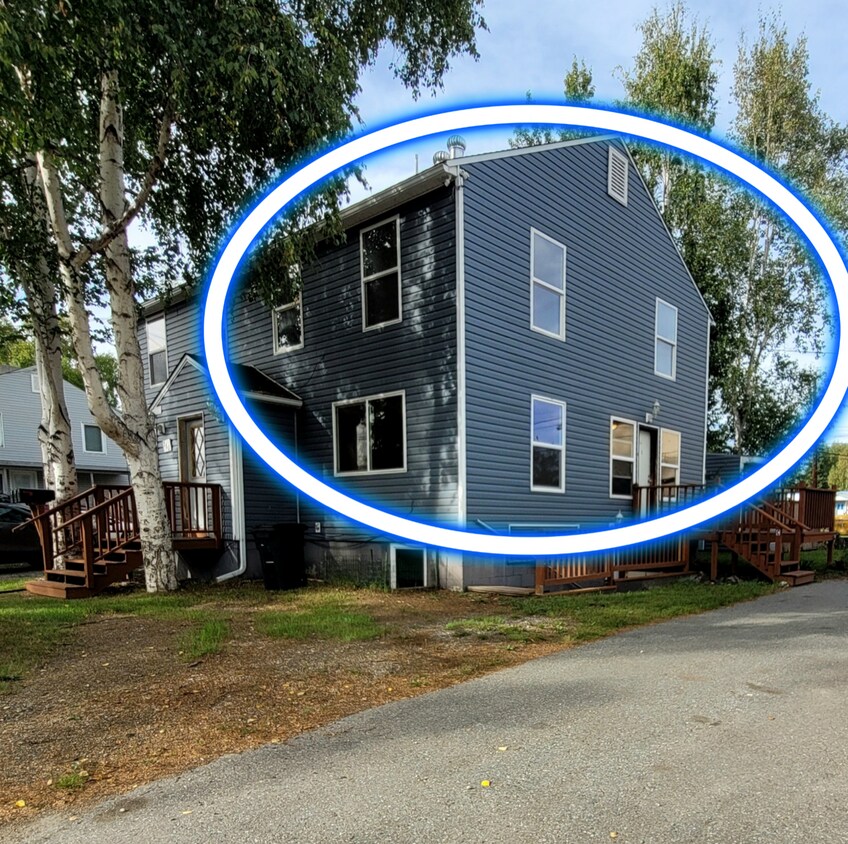 Primary Photo - 760 8th Ave