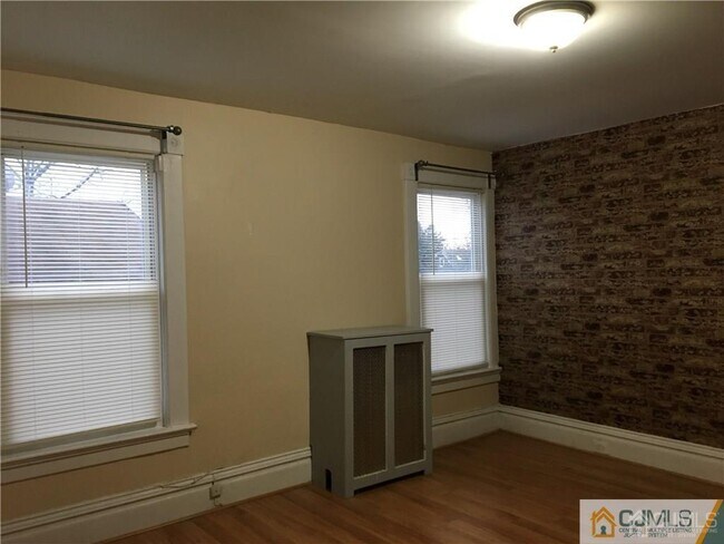 Building Photo - 205 Cedar Ave