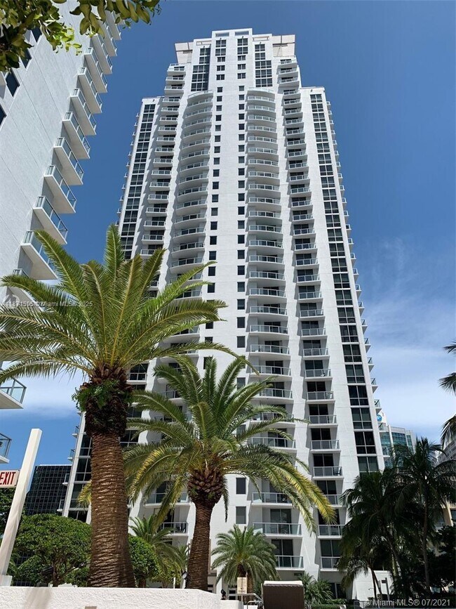 Foto del edificio - 1050 Brickell Ave
