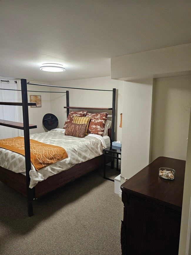 Building Photo - 38B Rockhaven Dr