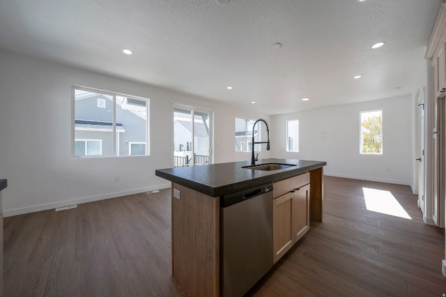 Building Photo - 7413 S Pearson Pk Ct