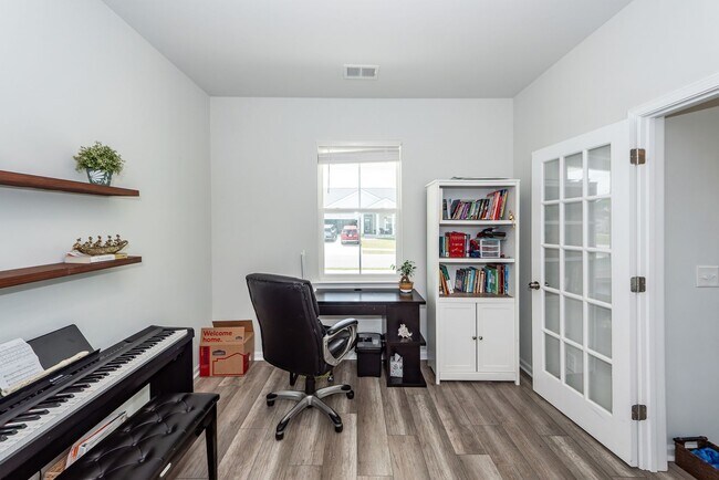 Foto del edificio - 6 Bedroom 4.5 Bath in Limehouse Village - ...