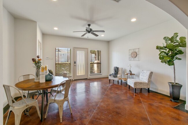 Building Photo - * MOVE IN SUMMER 07/11/2027 * 5 Bed 3 Bath...