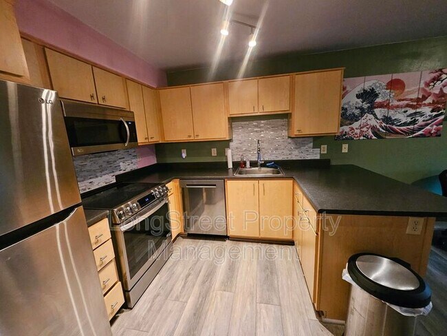 Foto del edificio - 9837 NE Irving St