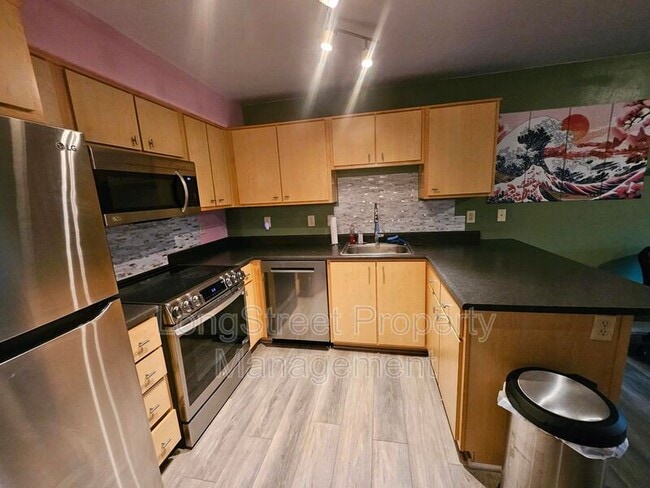 Foto del edificio - 9837 NE Irving St