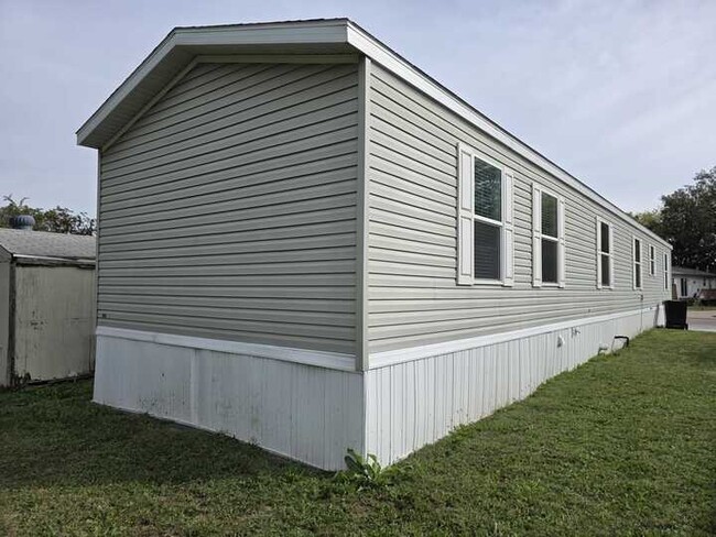 Foto del edificio - 1809 SW 12th St