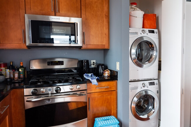 Kitchen - 389 Washington St