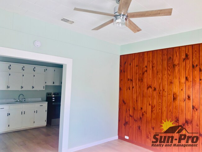 Foto del edificio - 136 W Pine Bluff St