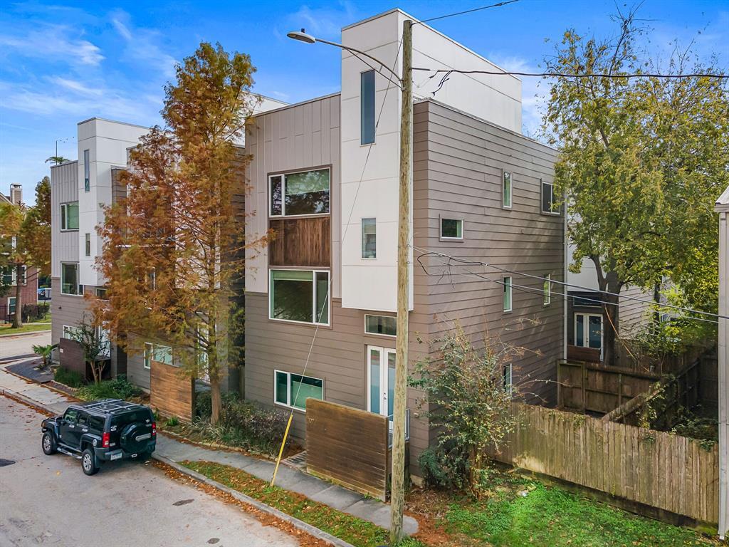 Foto principal - 107 Willard St