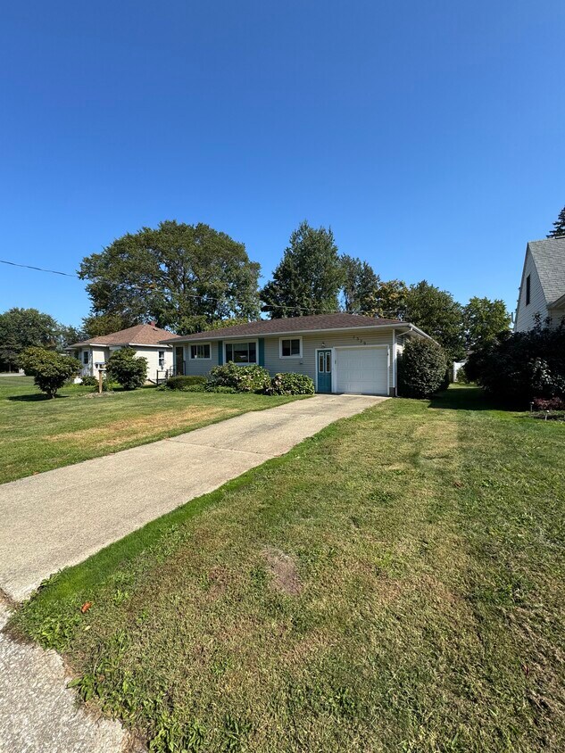 Foto principal - 7329 Chestnut St