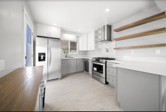 Kitchen - 602 Sunset Dr