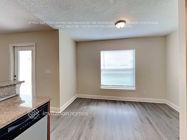 Foto del edificio - 462 NW Riverside Dr