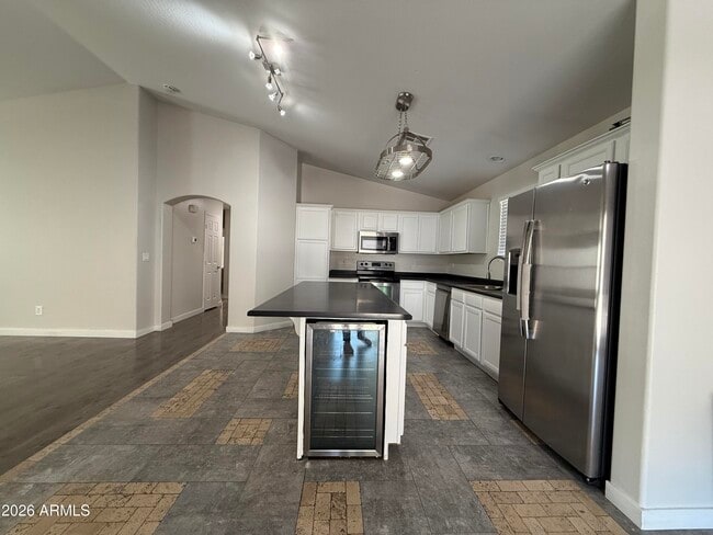 Foto del edificio - 6723 W Beverly Rd