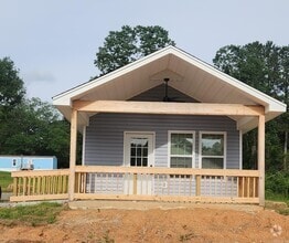 Building Photo - 5 Sara Ann Dr