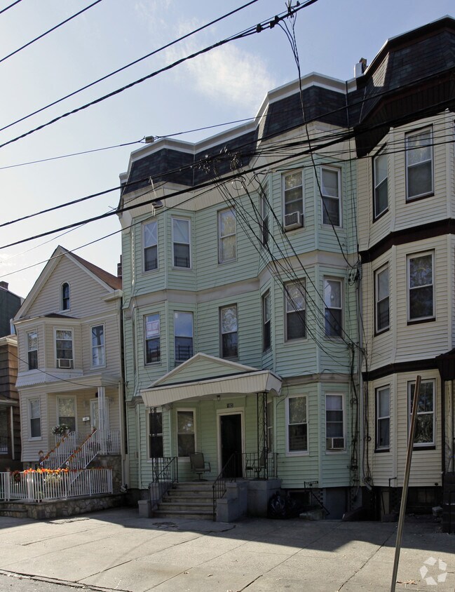 Building Photo - 193 Winfield Ave
