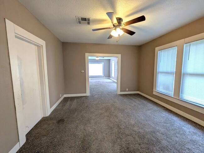 Building Photo - 4315 Brandon Ave