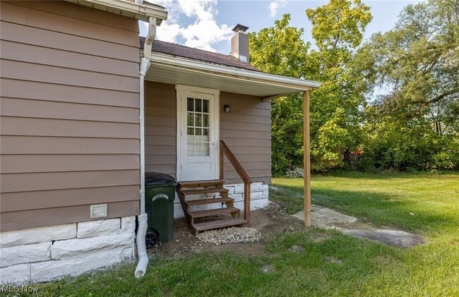 Foto del edificio - 353 S Maple St