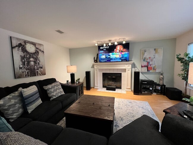 Foto del edificio - 5401 Highland Dr SE