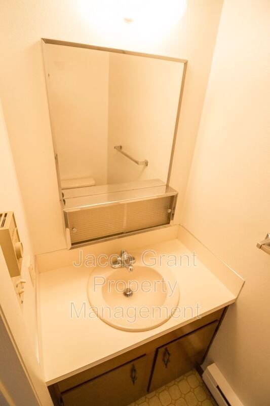 Foto del edificio - 693 N Fanning Ave