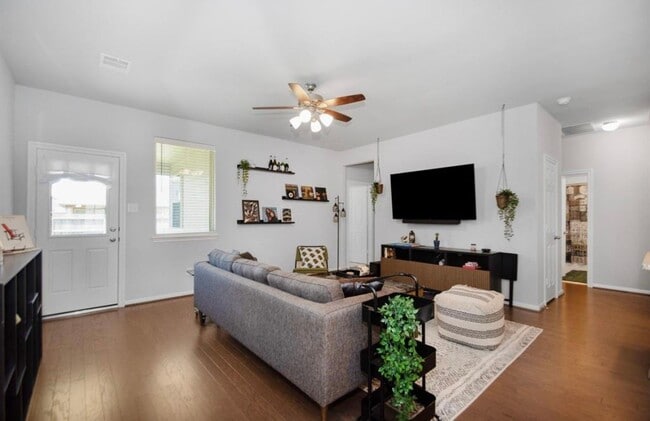Foto del edificio - 10406 Mount Winchell Dr