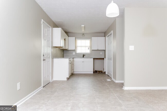 Building Photo - 85 Highland Dr