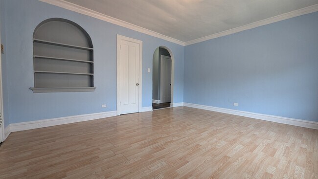 Foto del edificio - 7416 N Rogers Ave