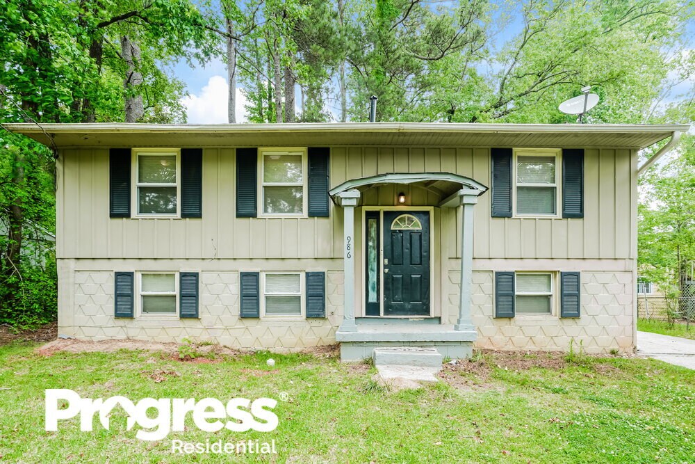 Primary Photo - 986 Vinton Woods Dr