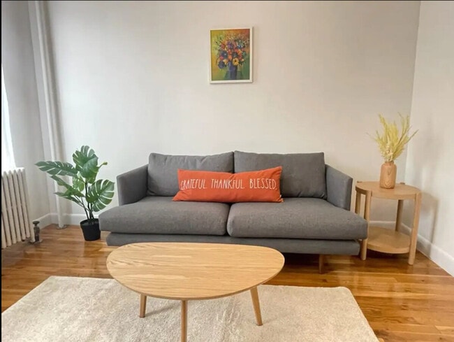 Building Photo - 410 E 60th St