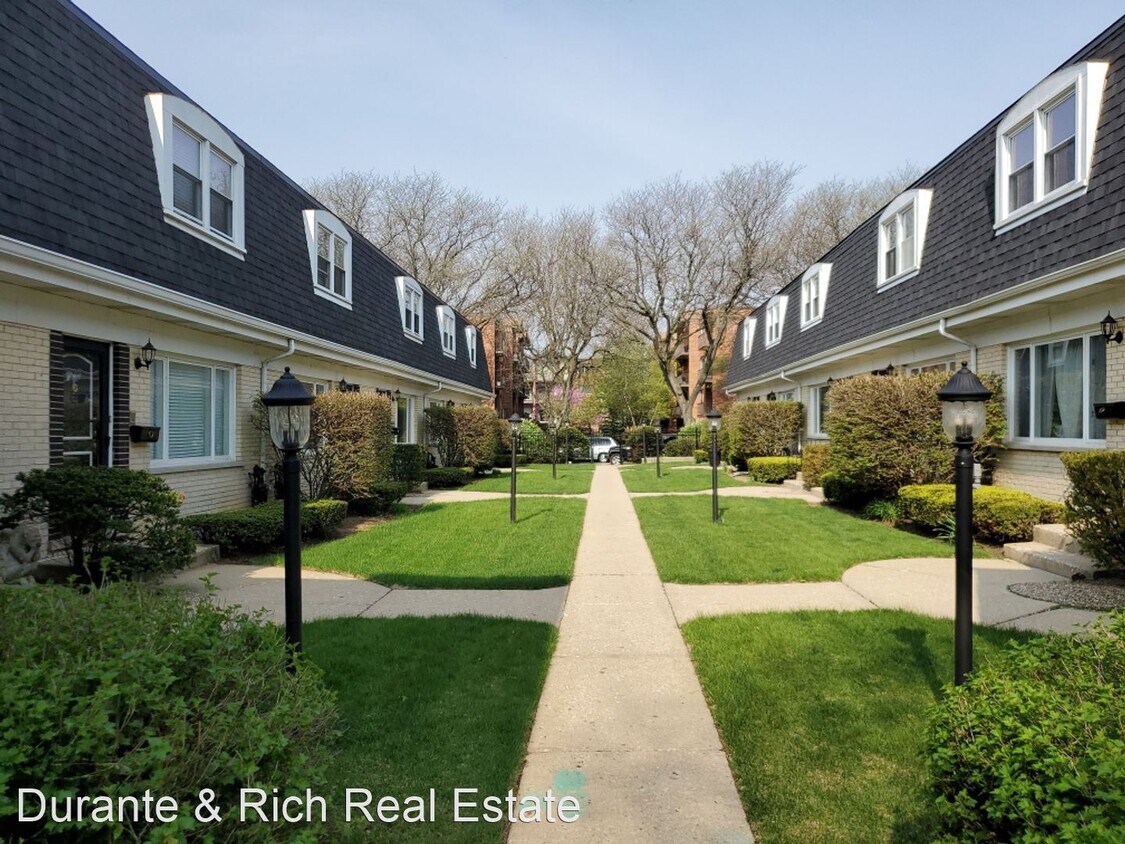 Primary Photo - 3 br, 2 bath House - 6963 N. Bell Ave. #103