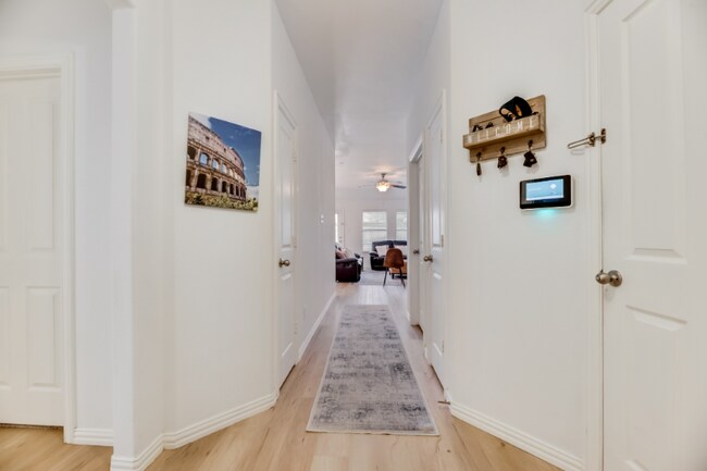 Building Photo - 2404 Castle Creek Dr