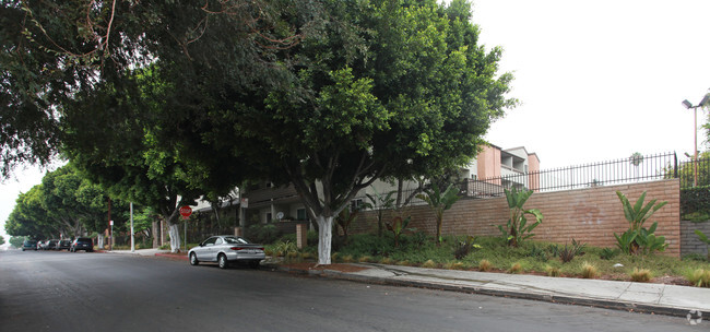 Building Photo - Casa De Las Hermanitas