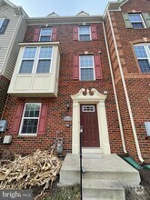 Building Photo - 8110 S Channel Dr