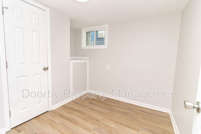 Building Photo - 1714 Portland St