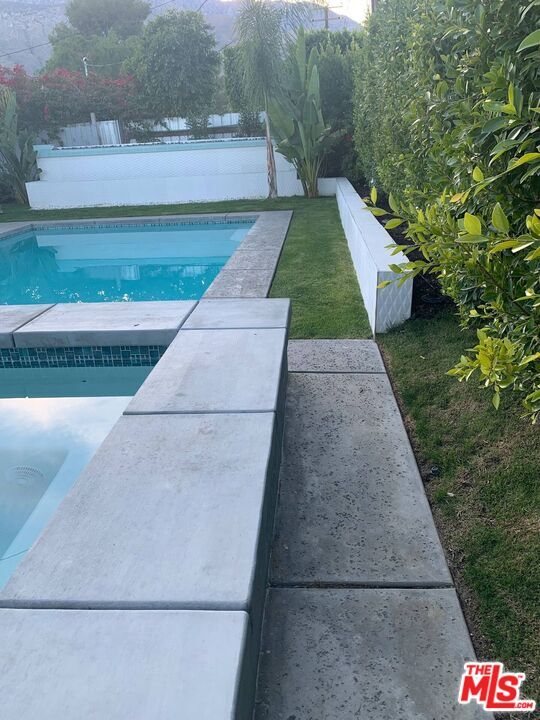 Building Photo - 1650 E Paseo El Mirador