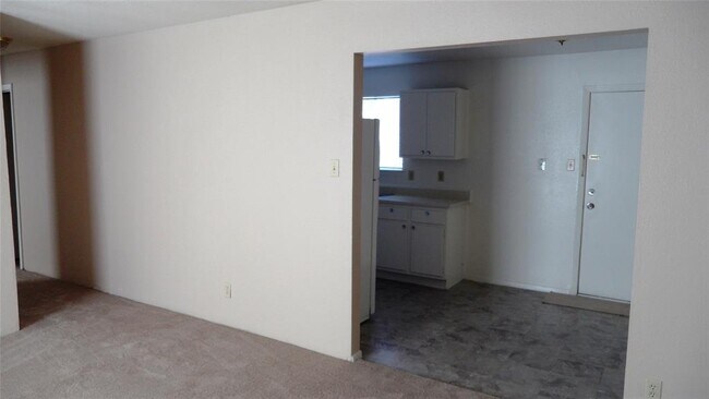Building Photo - 220 Westward Ave