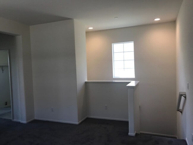 Foto del edificio - New 3.bedroom 2.5 bathroom House. Walking ...