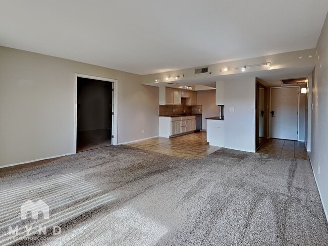 Building Photo - 7850 E Camelback Rd