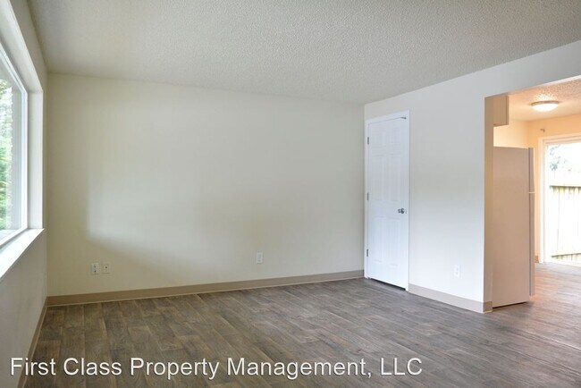 Building Photo - 1677 Dollar St
