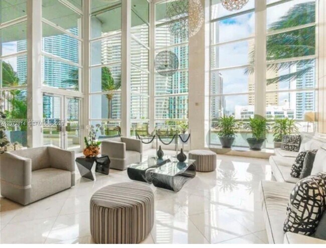 Foto del edificio - 901 Brickell Key Blvd